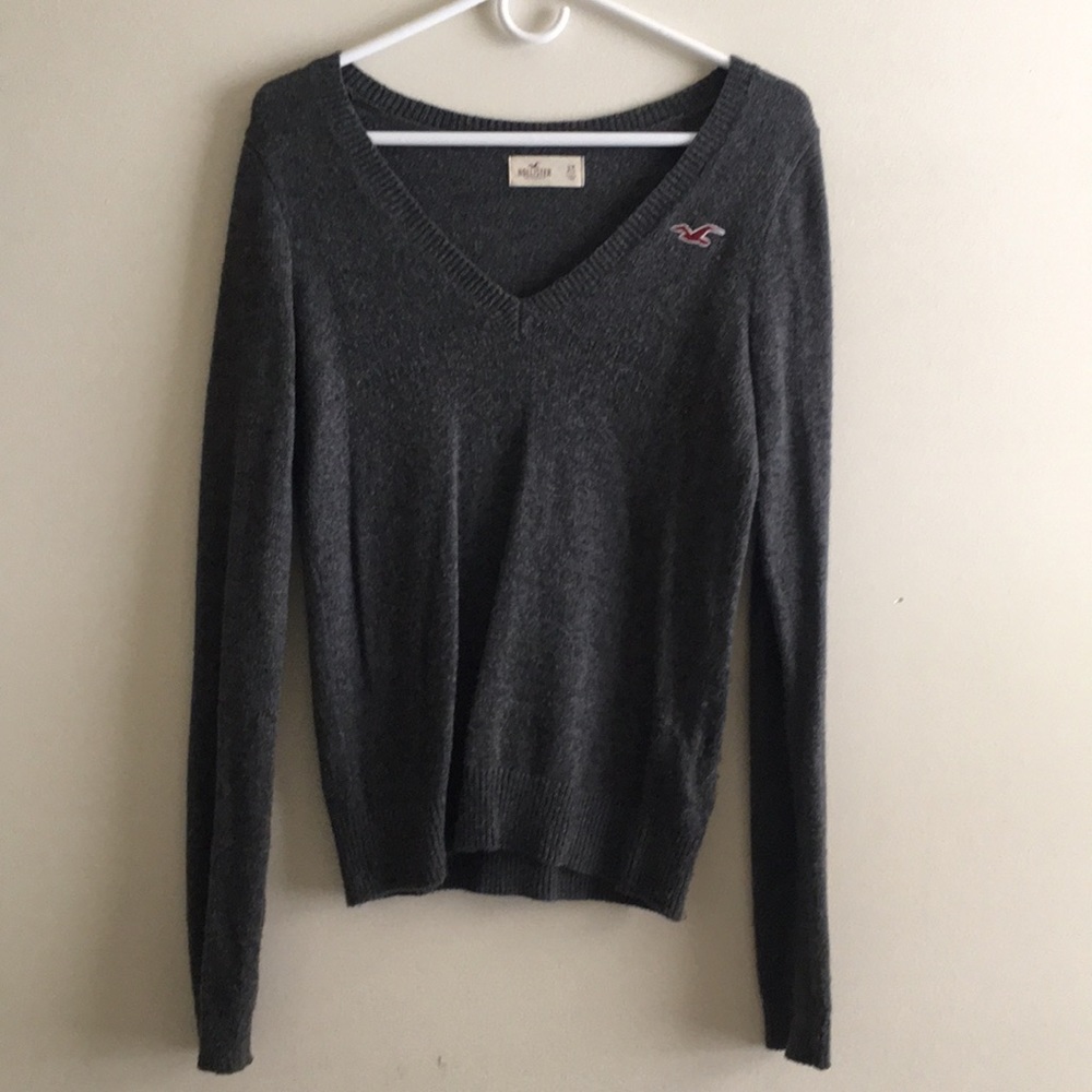HOLLISTER -  V NECK SWEATER